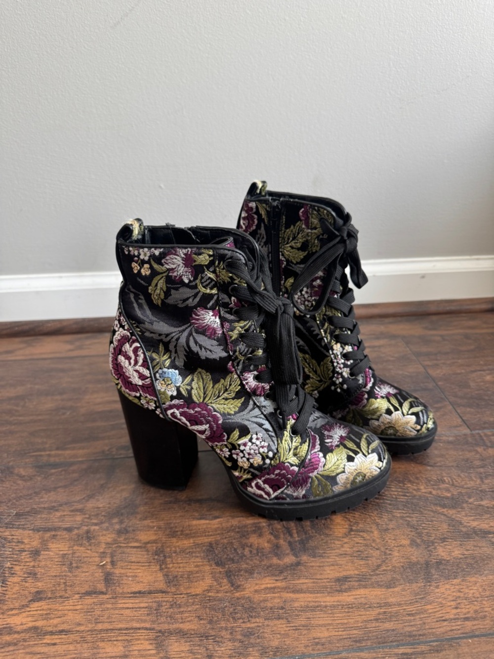 Steve Madden Laurie Floral Embroidered Black Lace-Up Platform Combat Boots